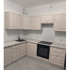 Модульная угловая кухня с филенкой 