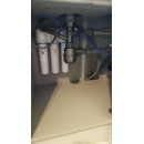 Угловая кухня в три яруса