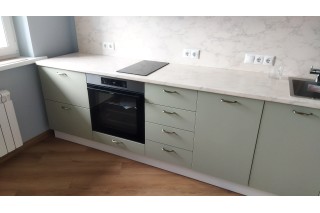 Прямая кухня с подсветкой