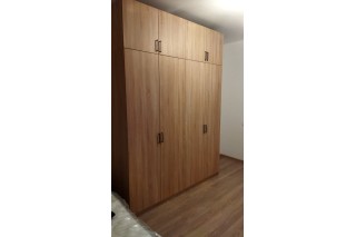 Шкаф с антресолью в студию 