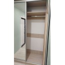 Шкаф купе в нишу с зеркалом 