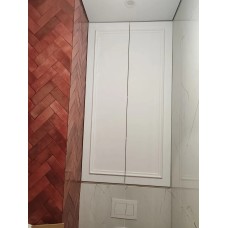 Шкаф над инсталляцией 